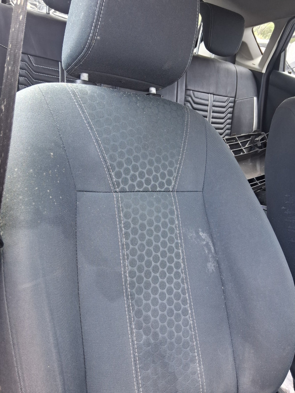 2012 FORD FIESTA MK7 OSF DRIVER SIDE FRONT RIGHT COMPLETE FABRIC SEAT