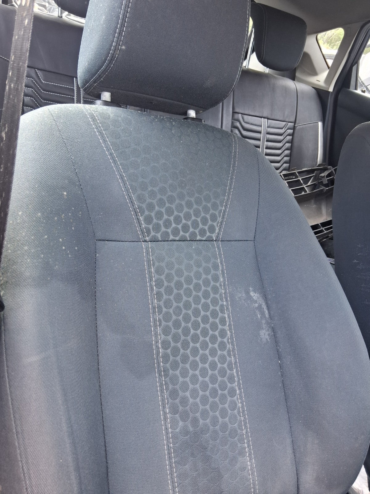 2012 FORD FIESTA MK7 OSF DRIVER SIDE FRONT RIGHT COMPLETE FABRIC SEAT