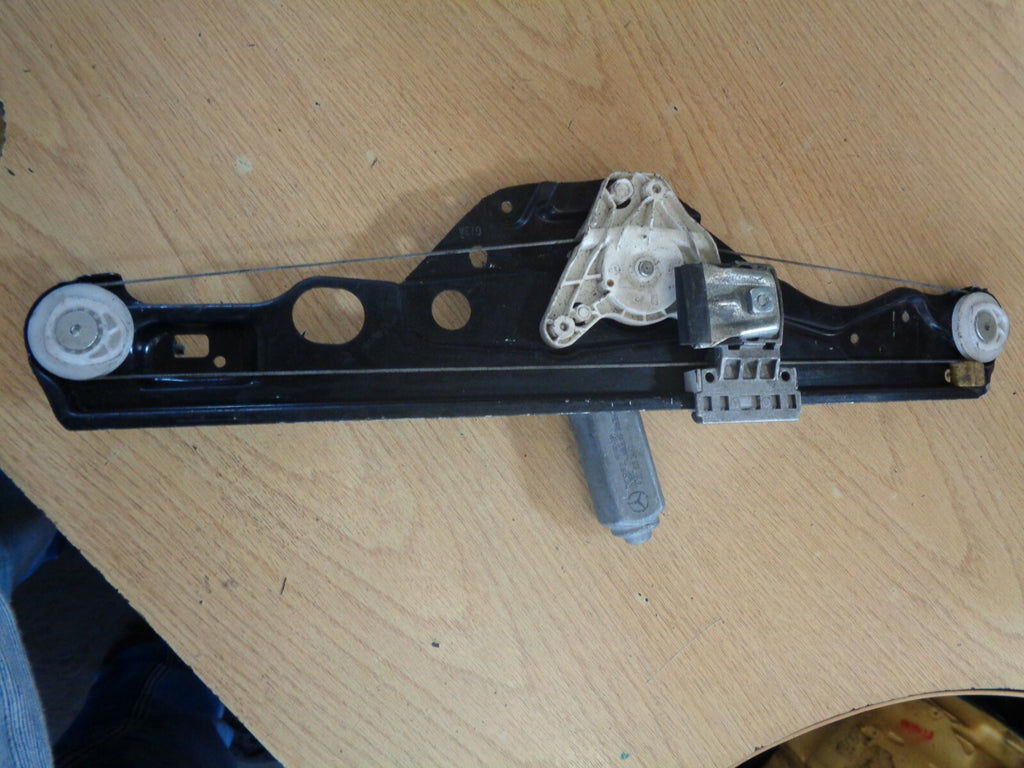 MERCEDES BENZ E-CLASS WINDOW REGULATOR REAR RIGHT A2117300246