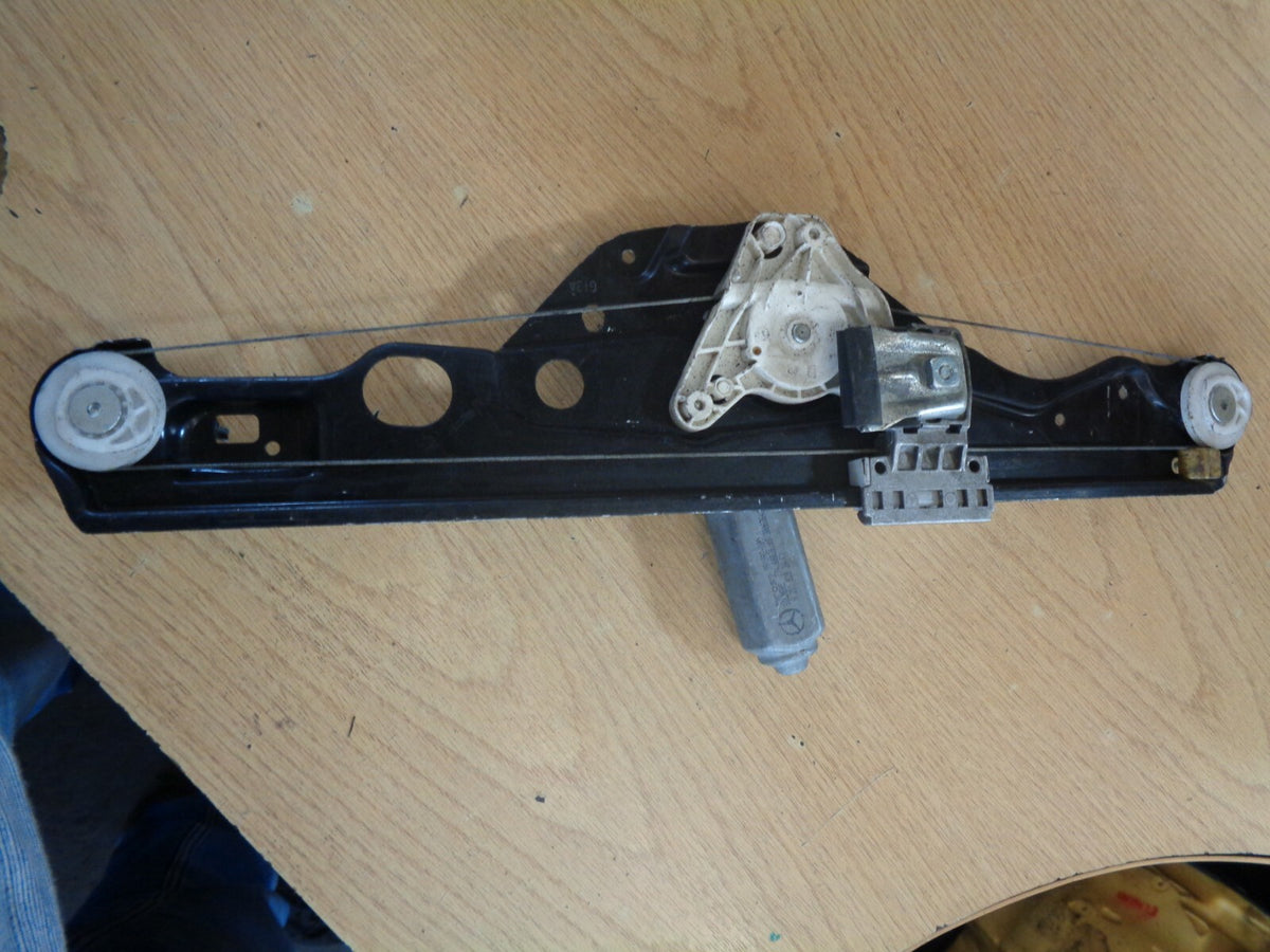 MERCEDES BENZ E-CLASS WINDOW REGULATOR REAR RIGHT A2117300246