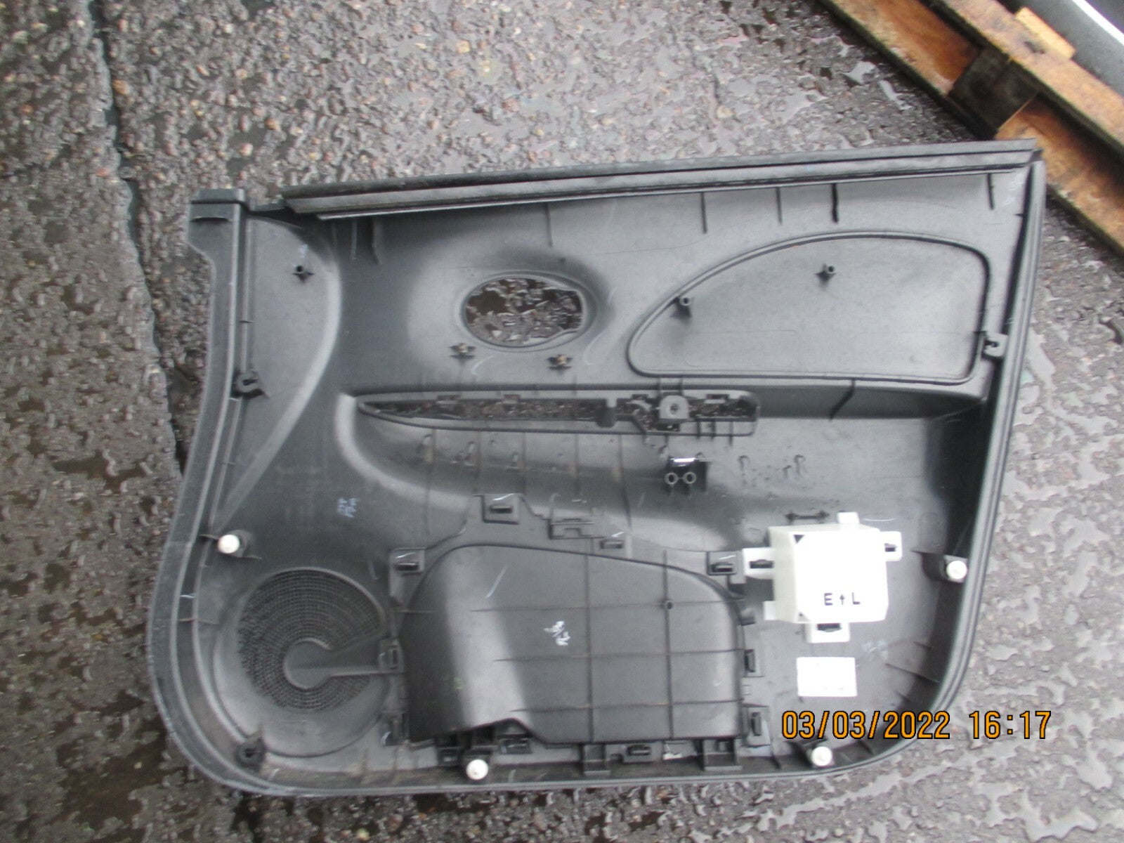 NISSAN MICRA 2014 K13 5DR NSF PASSENGER SIDE FRONT DOOR CARD