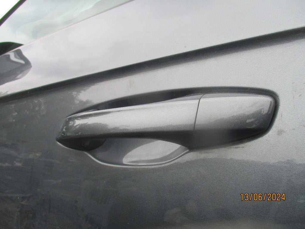 2020 VW VOLKSWAGEN T ROC NS PASSENGER FRONT EXTERIOR DOOR HANDLE GREY MET LR7H