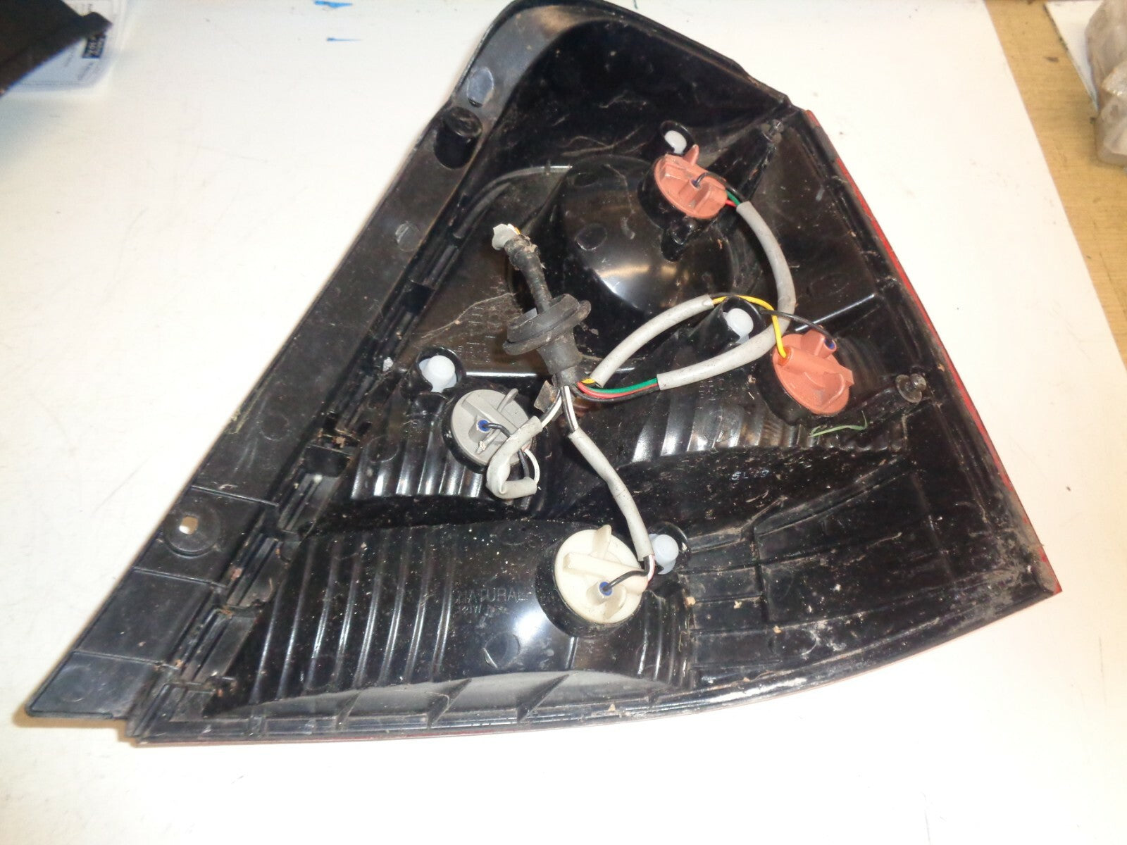KIA SORENTO 2005 NSR PASSENGER SIDE REAR TAIL LIGHT