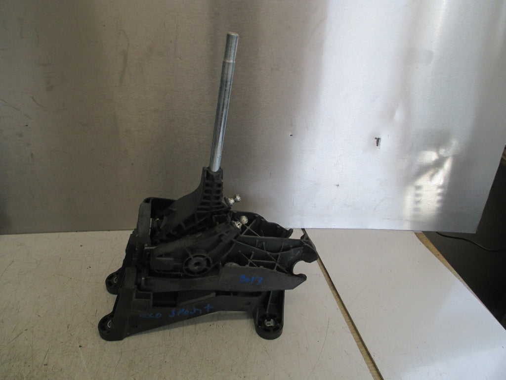 FORD ECOSPORT 2017 5 SPEED MANUAL GEARSHIFTER GEAR SELECTOR DN1R7C453AKA