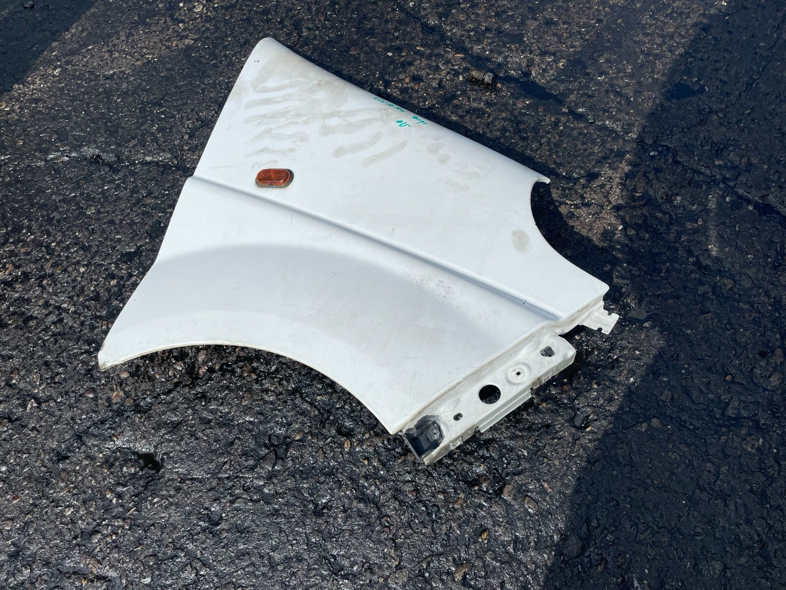 2007 VAUXHALL VIVARO MK1 X83 OS DRIVER SIDE WING PANEL WHITE