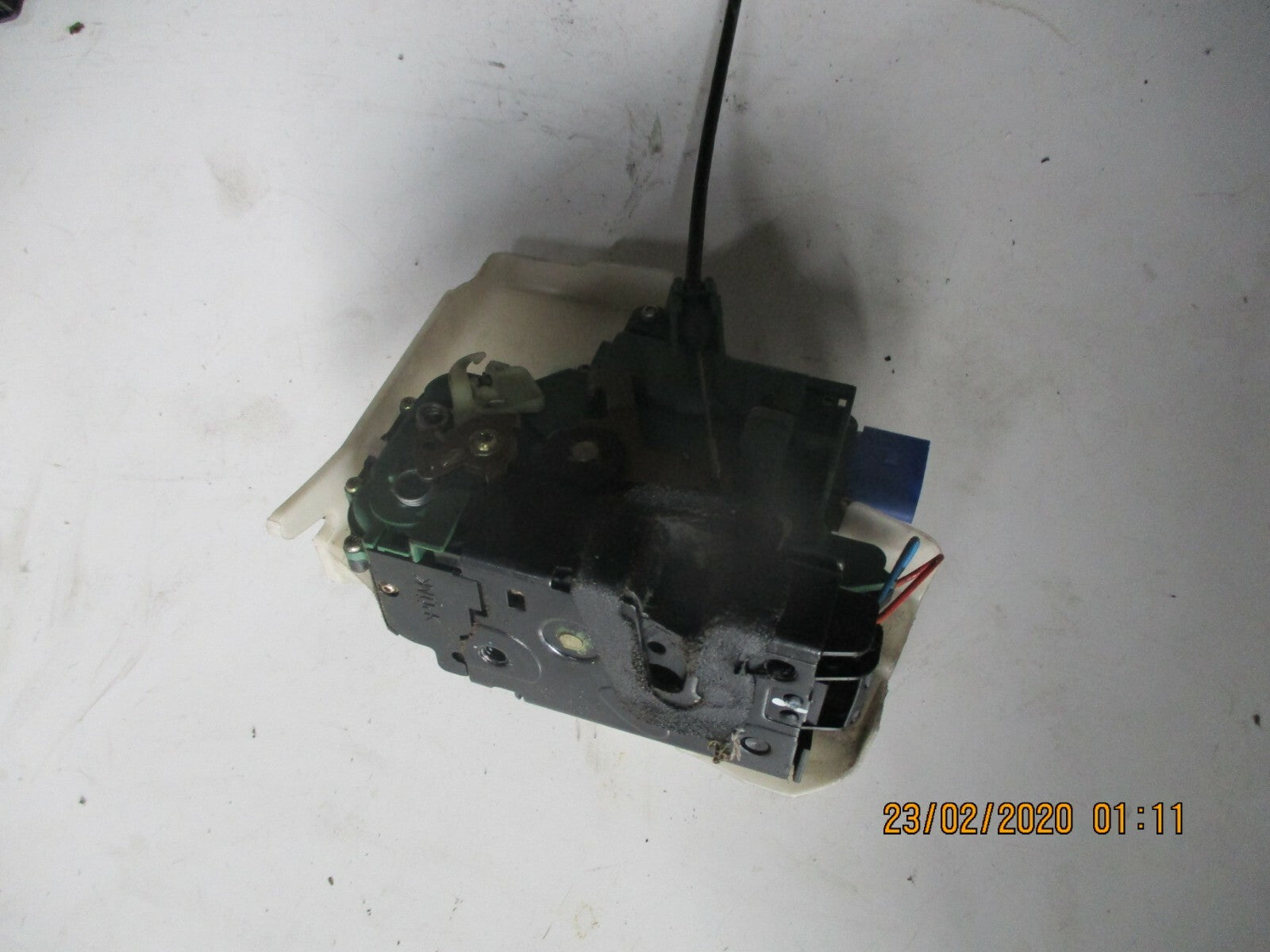 VW VOLKSWAGEN POLO MK4 9N 2003 OSF DRIVER SIDE FRONT DOOR LOCK MECH