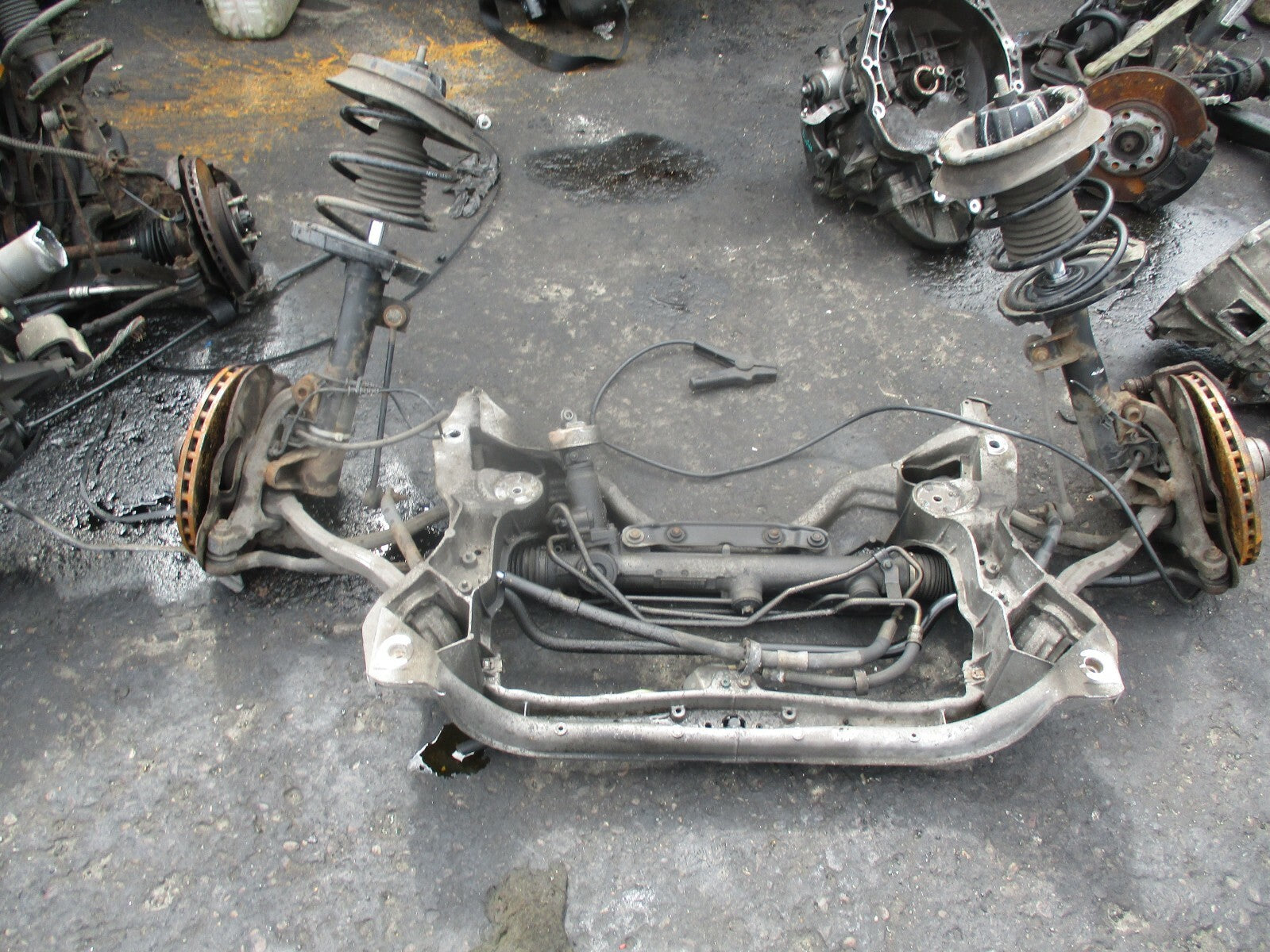MERCEDES C CLASS W203 C200 PETROL COMPLETE FRONT CRADLE LEGS HUBS STEERING RACK