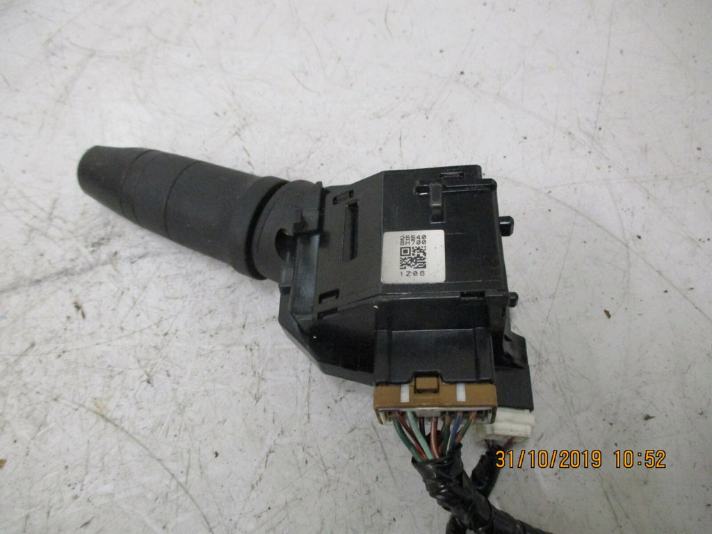 NISSAN X TRAIL T30 2005 MK1 INDICATOR HEADLIGHT CONTROL SWITCH STALK 255408H700
