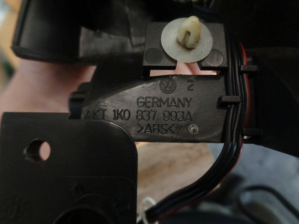 VOLKSWAGEN VW GOLF MK5 2004 3 DR NSF PASSENGER TWEETER 1K0035411A 1K0837993A