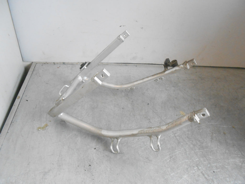 SUZUKI GSXR600 GSX-R600 V SRAD 1996 REAR BACK FRAME SECTION