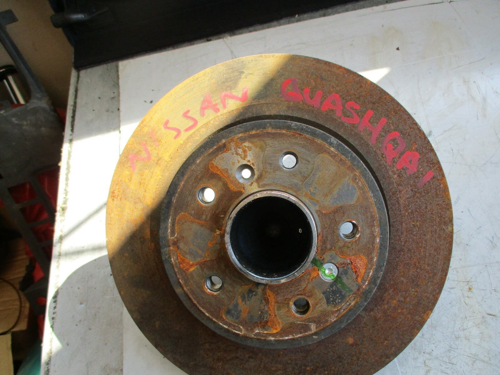 NISSAN QASHQAI J11 MK2 1.5 DCI NSR PASSENGER SIDE REAR STUB HUB