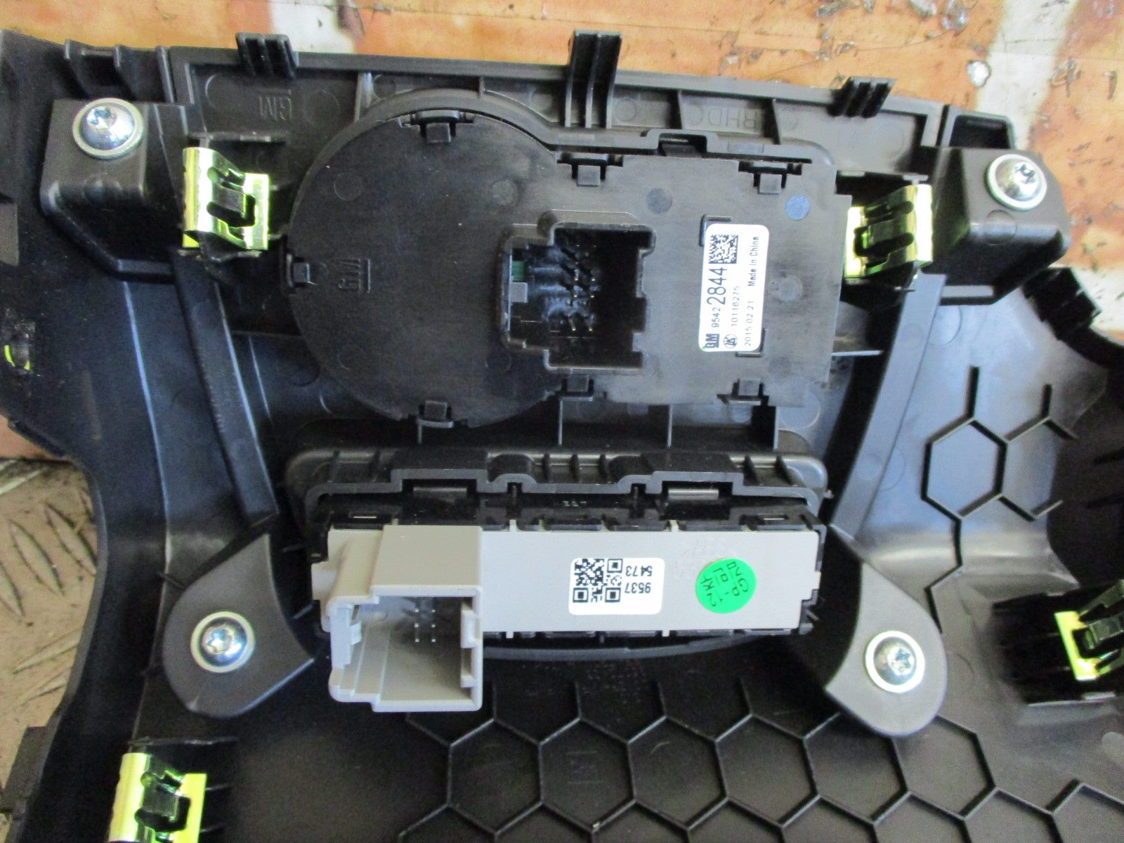 VAUXHALL VIVA LOWER HEAD LIGHT ALIGNMENT/AIM  SWITCH AND LOWER PANEL SEE PHOTOS