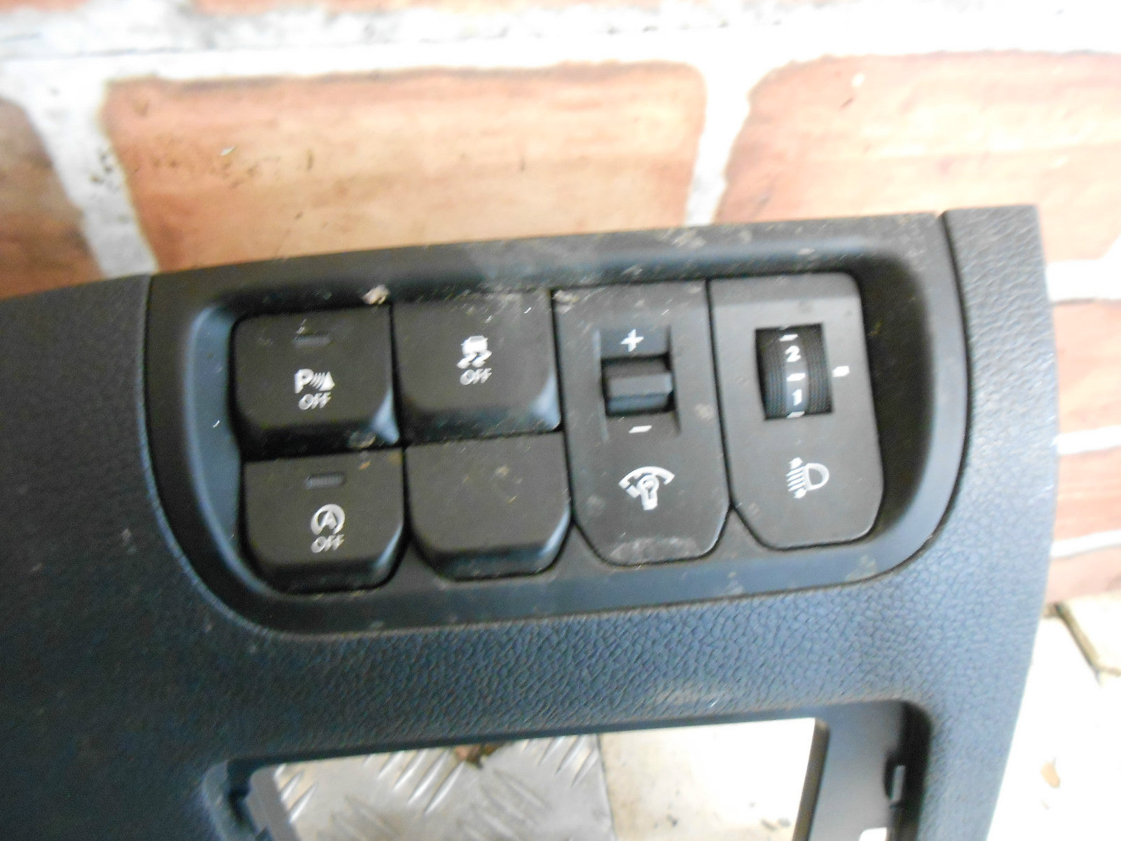 KIA RIO MK3 2015 DASH DASHBOARD TRIM SURROUND HEADLIGHT AIM SWITCH TC 847511W900
