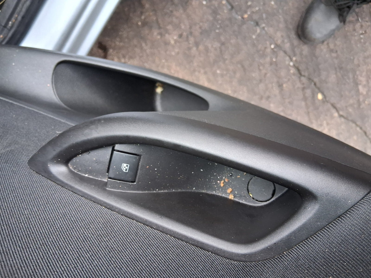 2019 VAUXHALL ASTRA K NSR PASSENGER SIDE REAR LEFT WINDOW CONTROL SWITCH