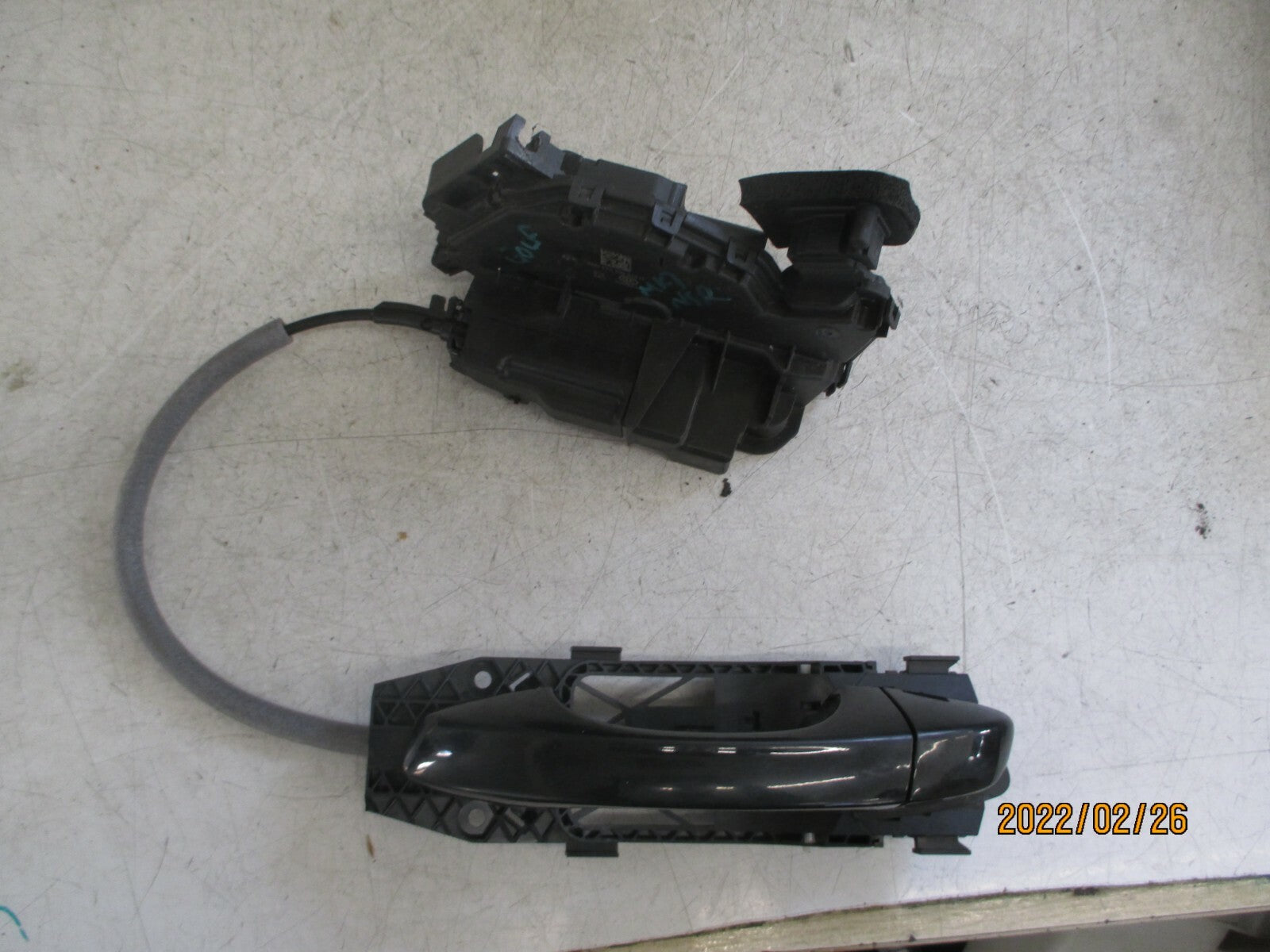 VOLKSWAGEN GOLF 2018 MK7 NSR REAR PASSENGER SIDE DOOR LOCK MECHANISM WITH HANDLE