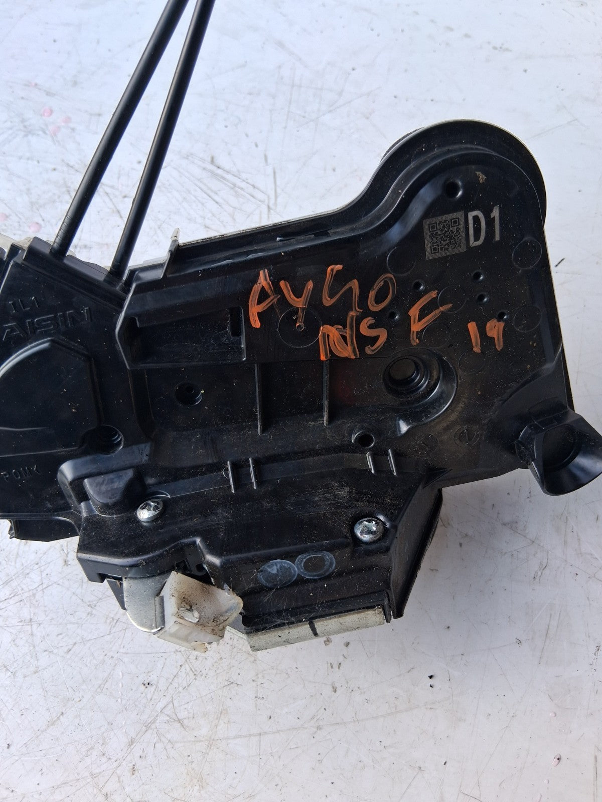 2019 TOYOTA AYGO MK2 NSF FRONT NEAR PASSENGER LEFT SIDE DOOR HANDLE 692060D271