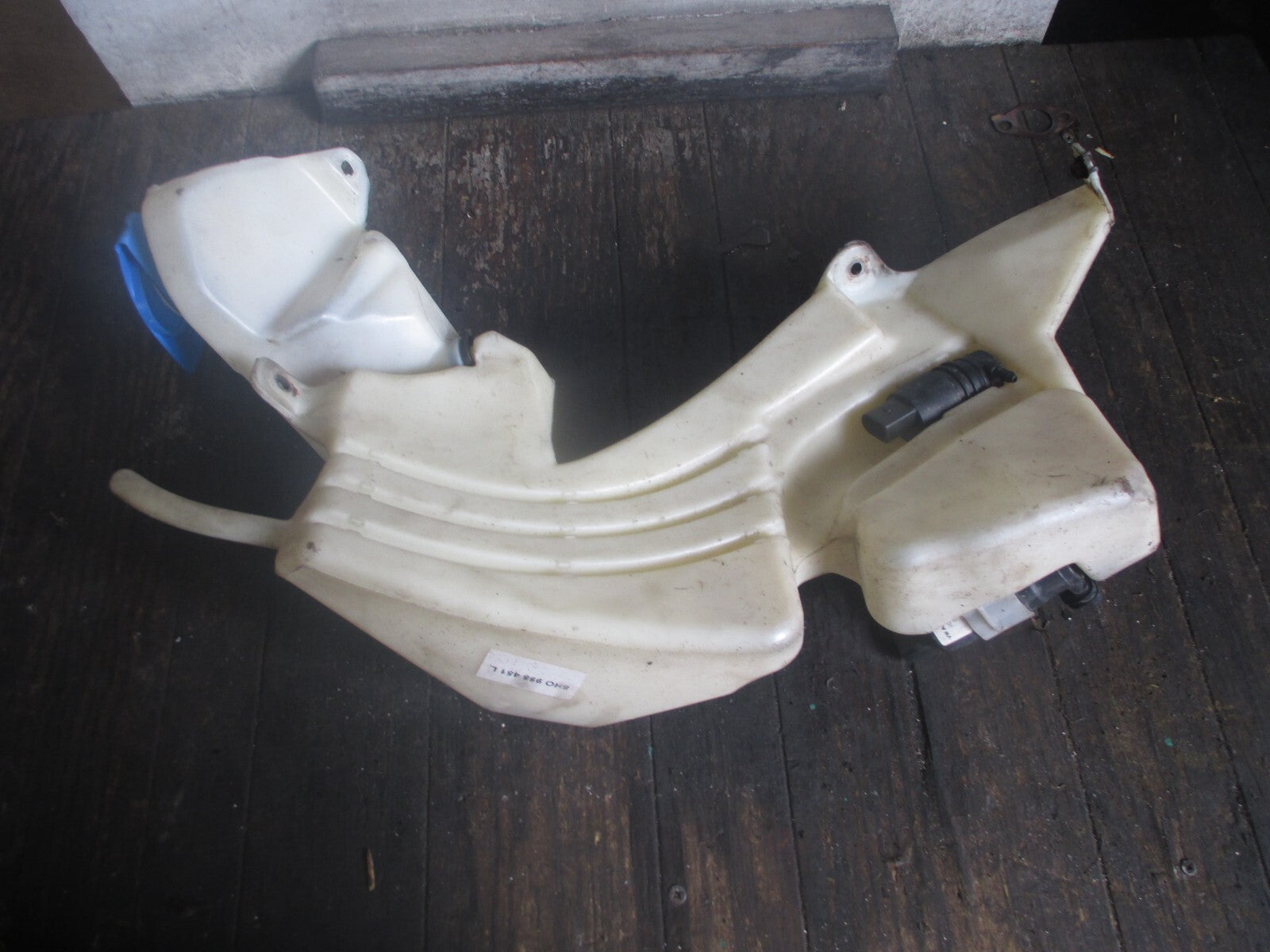 AUDI A4 B6 CABRIOLET WINDSCREEN WASHER BOTTLE TANK 8H0955453LJ
