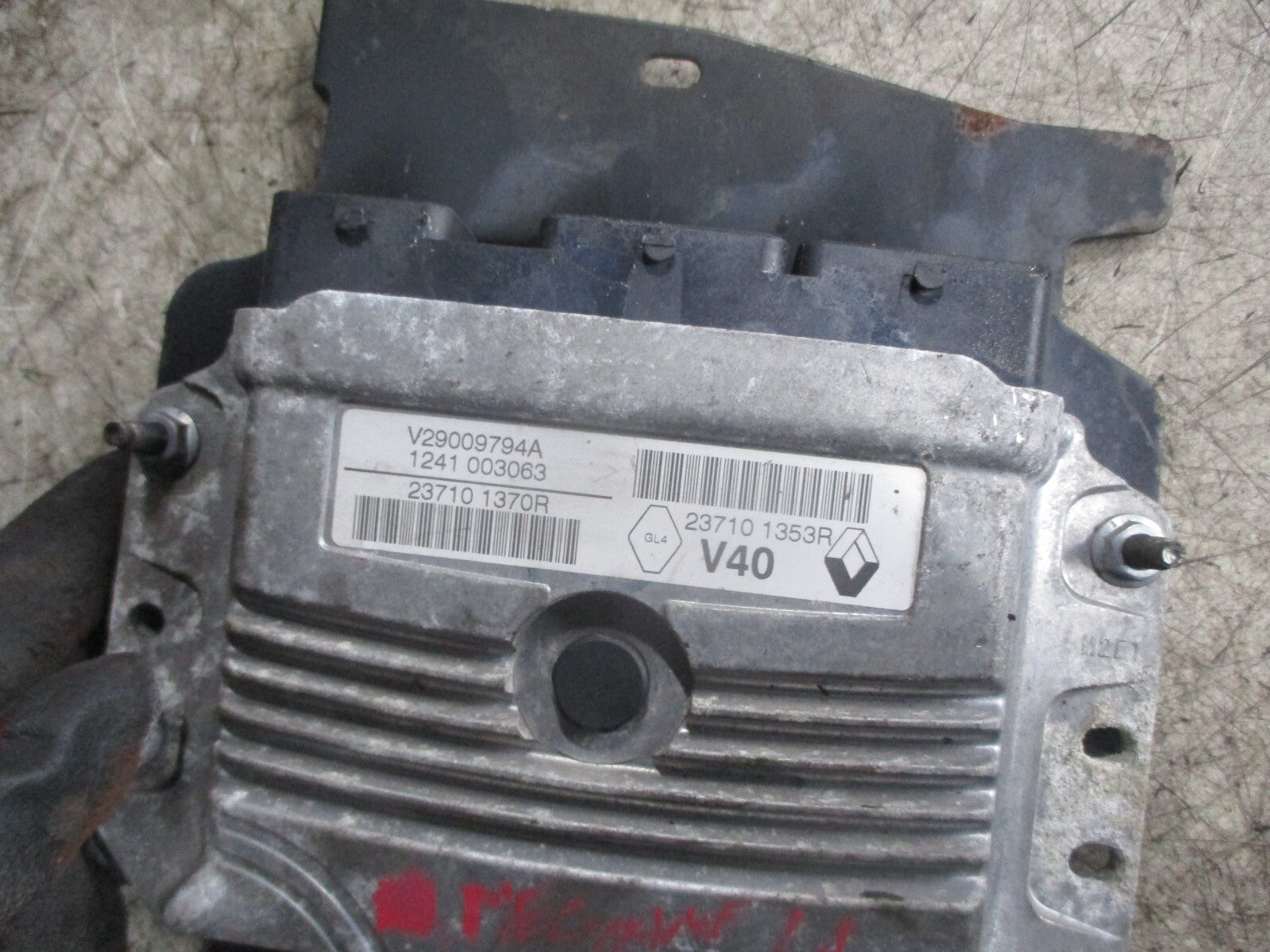 RENAULT MEGANE MK3 2010 1.6 PETROL ECU ENGINE CONTROL MODULE 237101353R