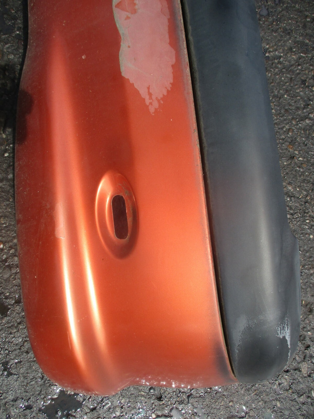 PEUGEOT 206 2007 COMPLETE REAR BACK PLASTIC BUMPER WITH LIGHT IN ORANGE