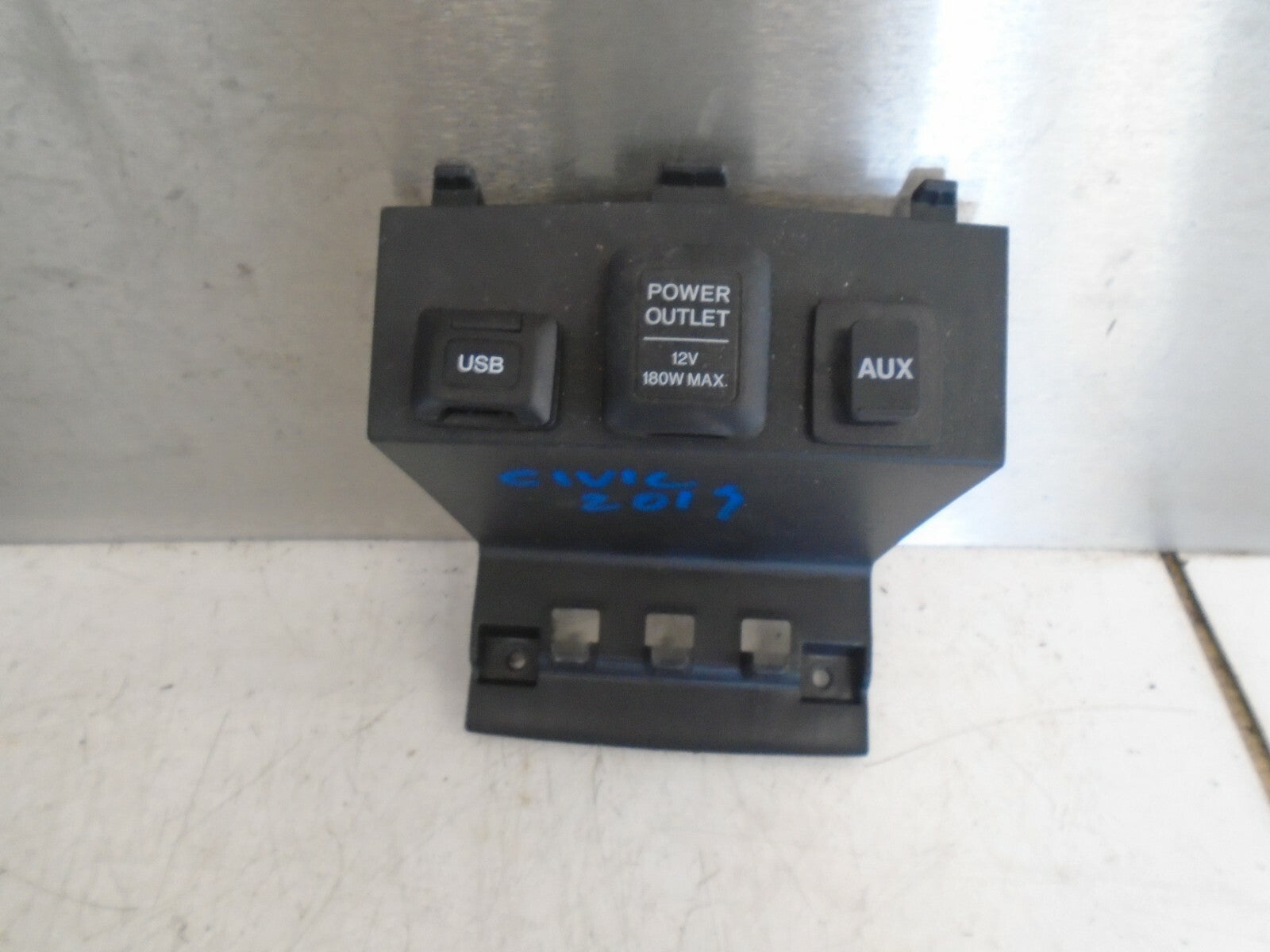 HONDA CIVIC 2015 MK9 12V POWER OUTLET AUX USB SOCKET GN32113930