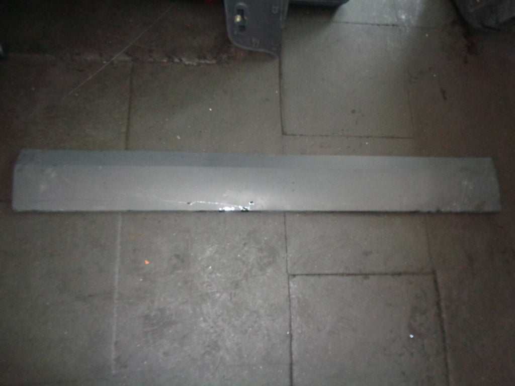 MERCEDES SPRINTER W906 MK2 DRIVERS SIDE FRONT MIDDLE MOULDING A9066901000
