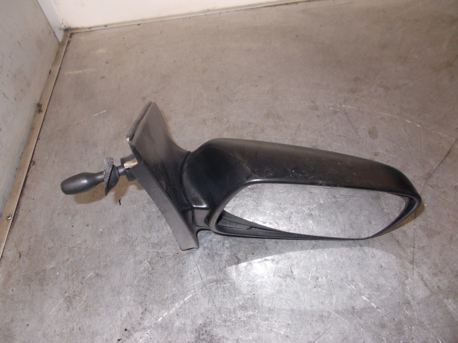TOYOTA YARIS 2003 OS DRIVER SIDE MANUAL WING MIRROR BLACK 879100D02000