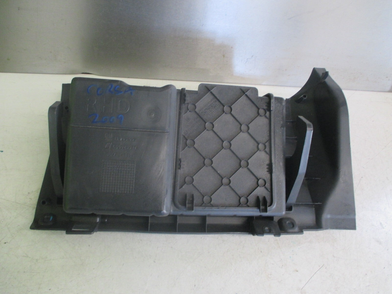 AUDI A3 2015 FRONT GLOVE BOX STORAGE COMPARTMENT