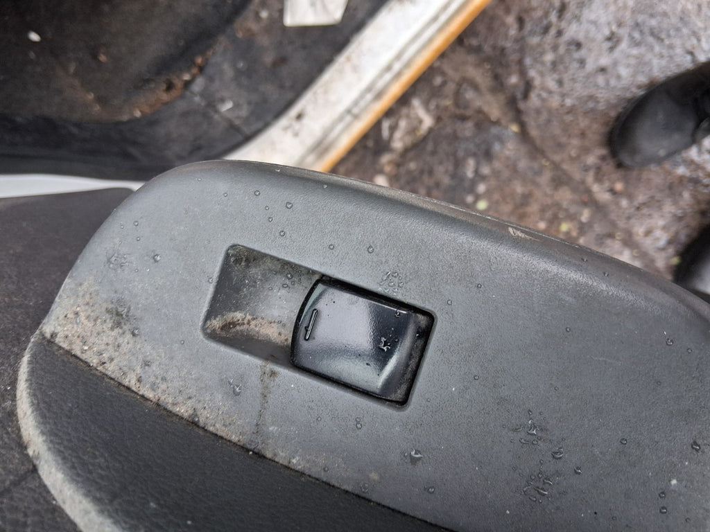 2018 NISSAN NV200 NSF PASSENGER SIDE FRONT LEFT WINDOW CONTROL SWITCH