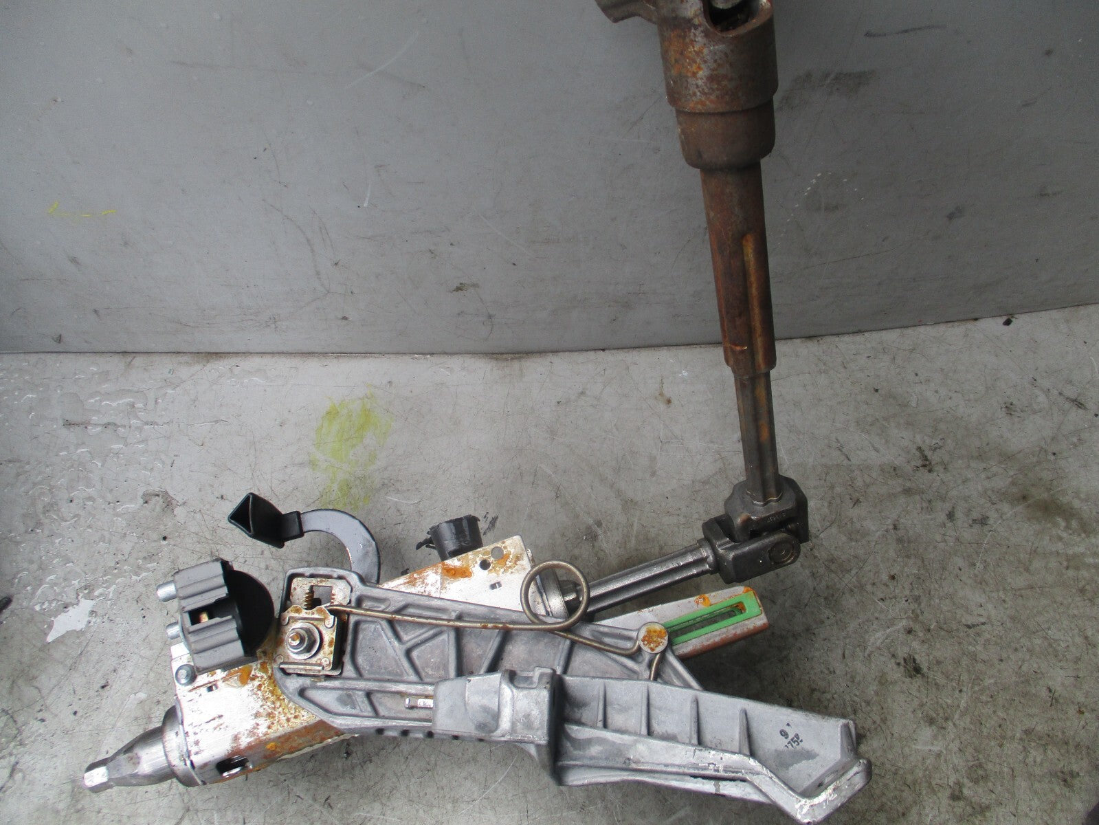2010 FORD FOCUS MK2 1.6 STEERING COLUMN 4M513C529