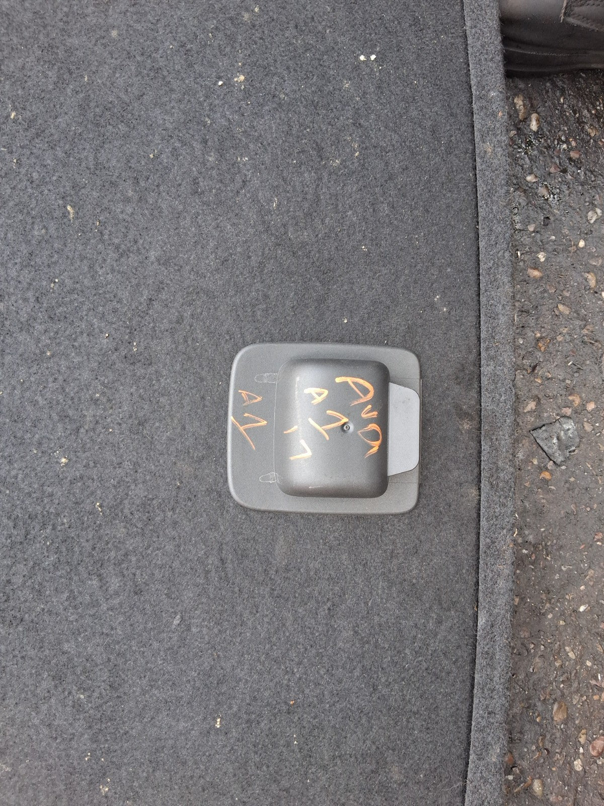 2017 AUDI A1 8X REAR BOOT CARPET FLOOR COVER