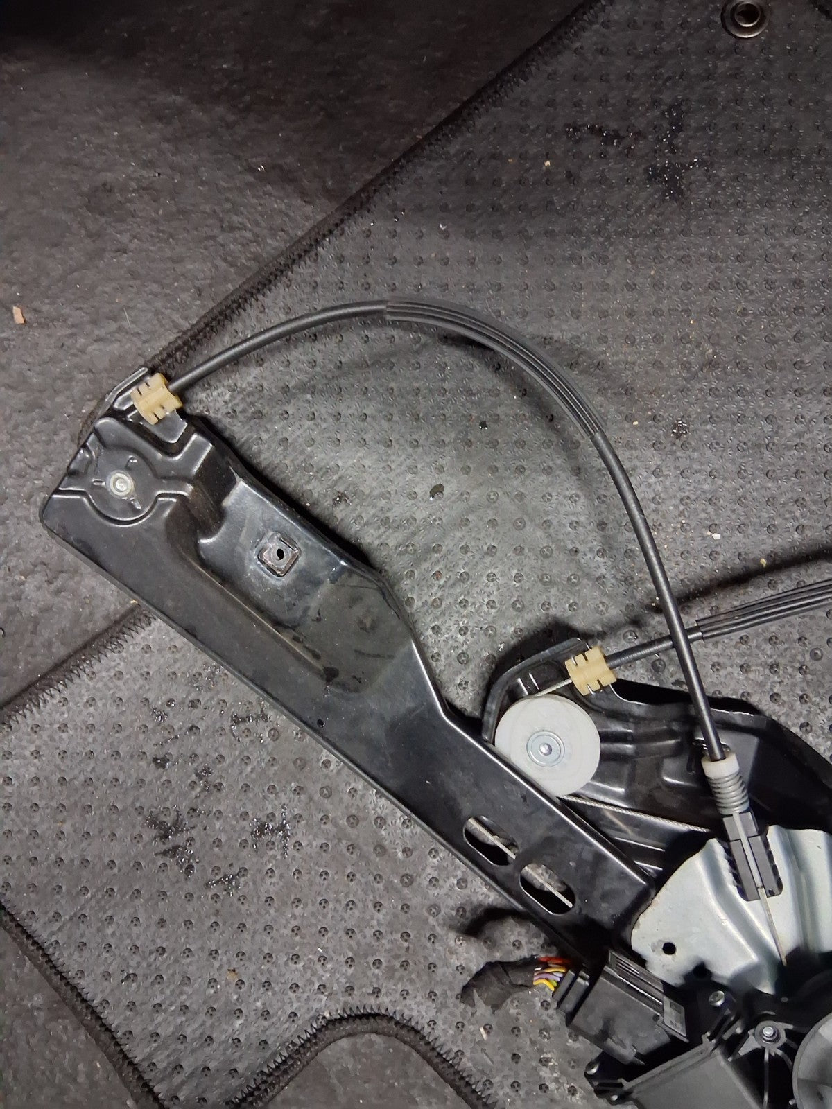 2018 VAUXHALL ZAFIRA C NSF PASSENGER SIDE FRONT WINDOW MOTOR REGULATOR 2095158