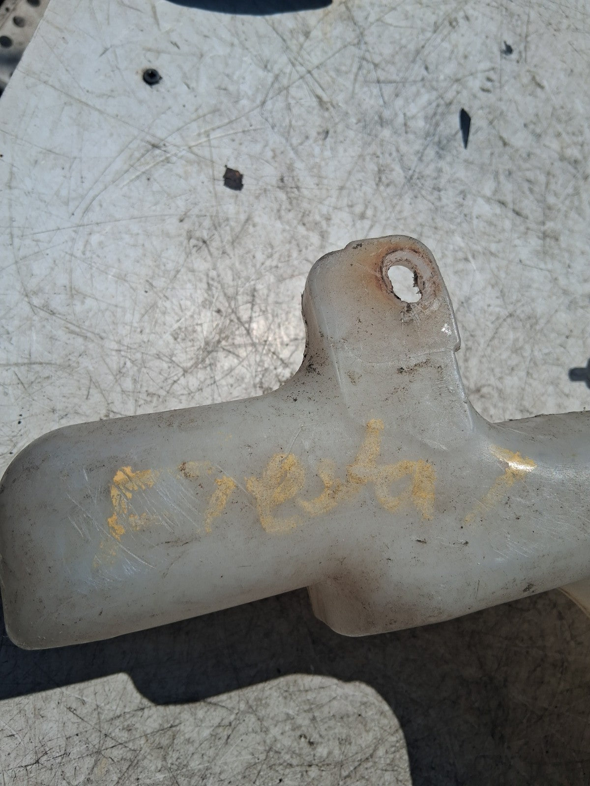 2014 FORD FIESTA FRONT WINDSCREEN WASHER BOTTLE TANK RESERVOIR 8A6117B613AE