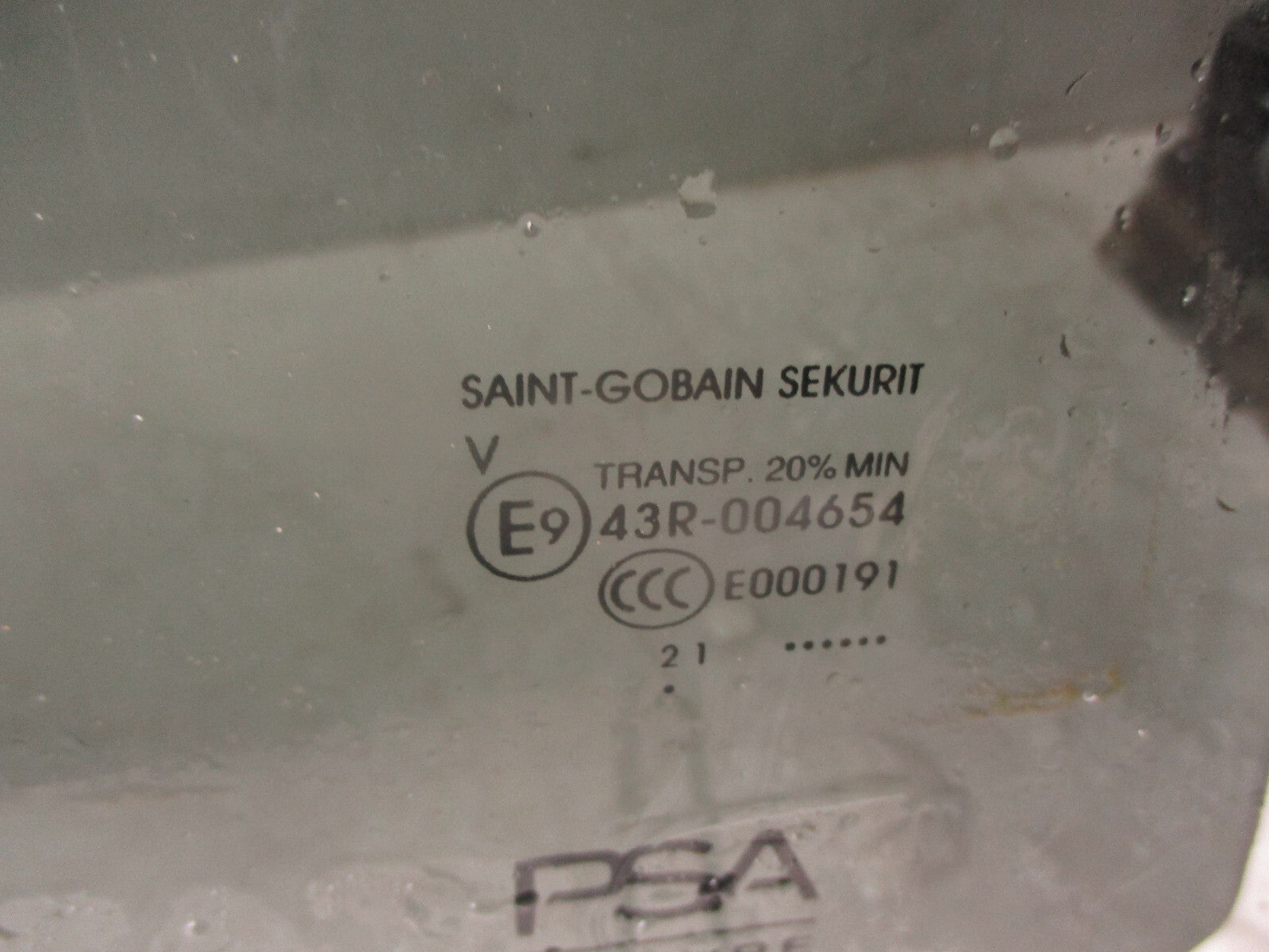2021 CITROEN C4 MK3 OSR DRIVER SIDE REAR RIGHT WINDOW DROP GLASS 43R004654