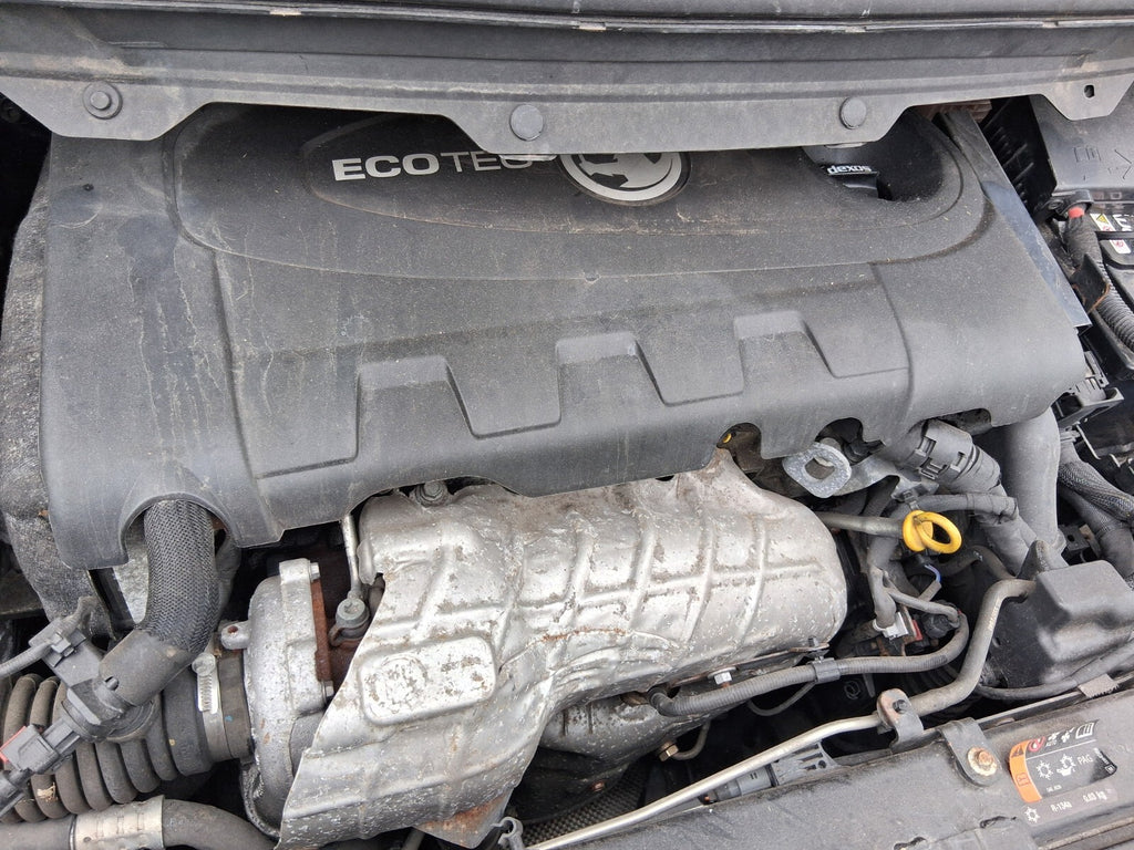 2014 VAUXHALL ZAFIRA C MK3 2.0 DIESEL ENGINE COVER TOP COVER