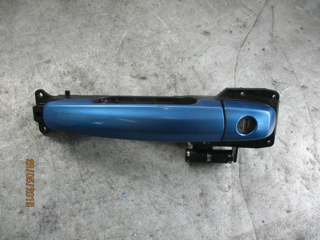 SUZUKI CELERIO LF (MK1) NSF PASSENGER SIDE FRONT OUTER DOOR HANDLE BLUE