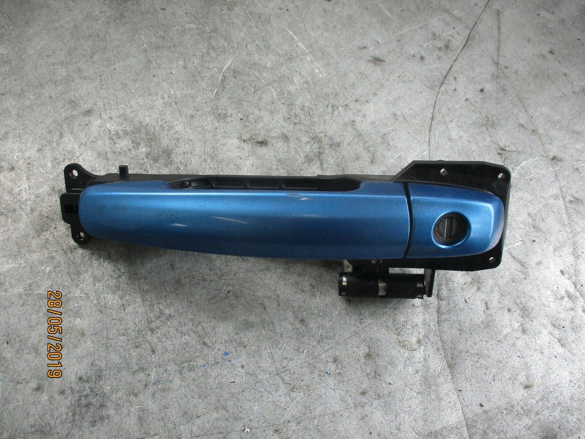 SUZUKI CELERIO LF (MK1) NSF PASSENGER SIDE FRONT OUTER DOOR HANDLE BLUE