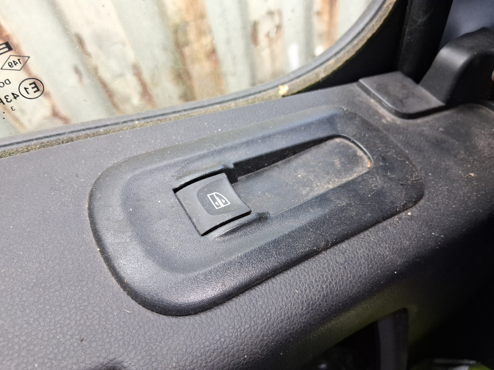 2024 RENAULT MASTER MK3 NSF PASSENGER SIDE FRONT LEFT WINDOW SWITCH