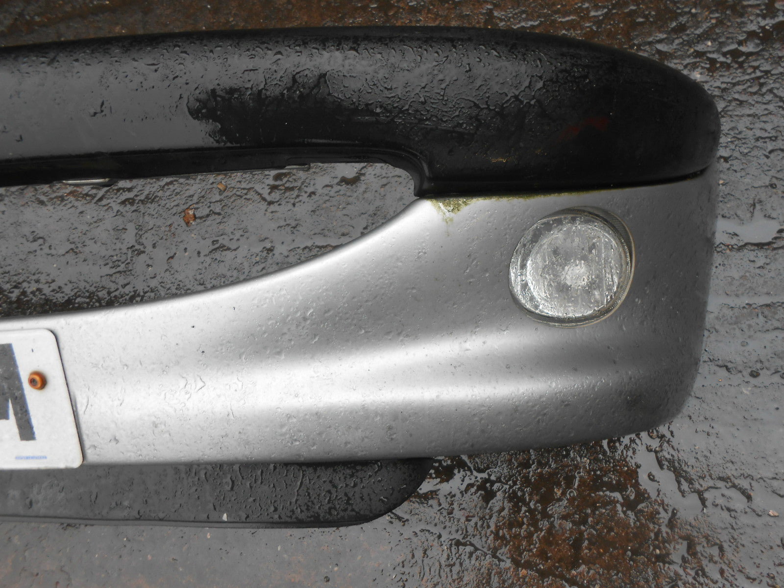 PEUGEOT 206 2002 PRE FACELIFT FRONT PLASTIC BUMPER FOG SPOT LIGHTS SILVER