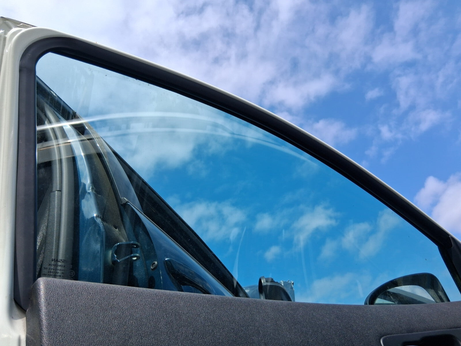 2013 NISSAN QASHQAI J10 NSF PASSENGER SIDE FRONT LEFT WINDOW GLASS