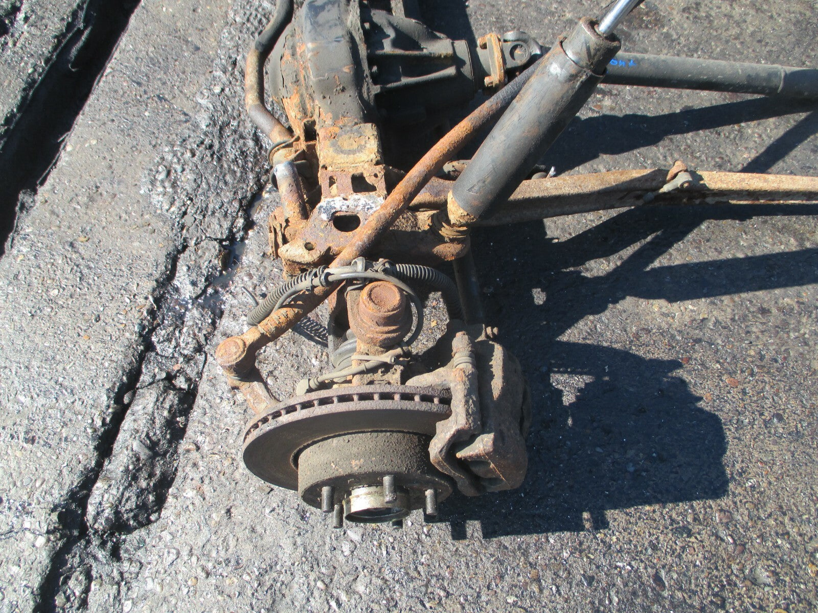 LAND RANGE ROVER 1996 DT136 2.4 DIESEL 134BHP 256T FRONT DIFF AXLE HUB CALIPER