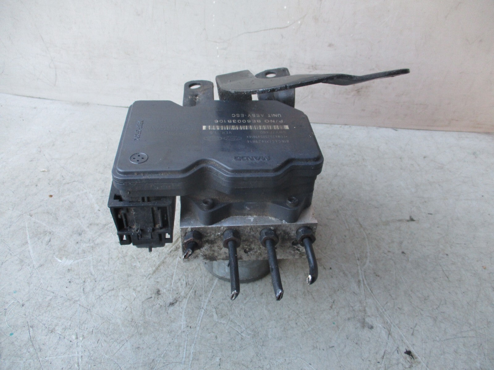 2015 HYUNDAI IX35 MK1 1.7 CRDI DIESEL ABS PUMP MODULATOR BE6003B106
