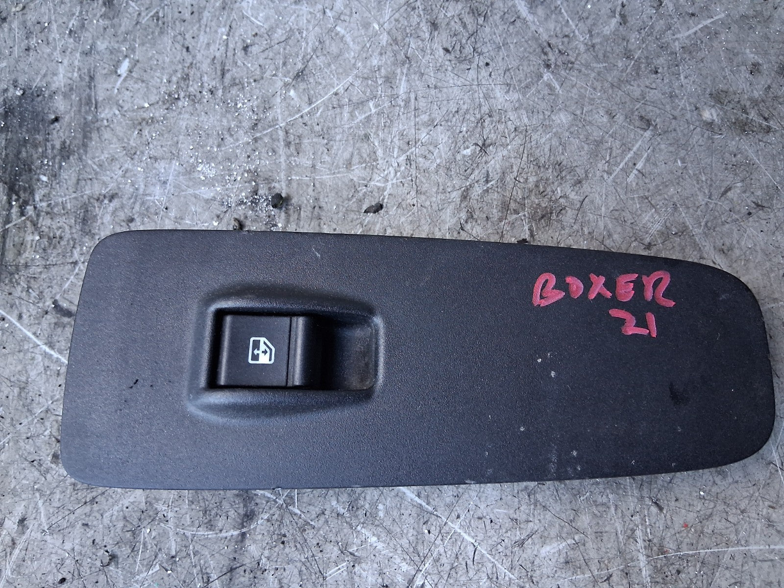 2021 PEUGEOT BOXER MK3 NSF PASSENGER SIDE FRONT WINDOW CONTROL SWITCH 0735676519