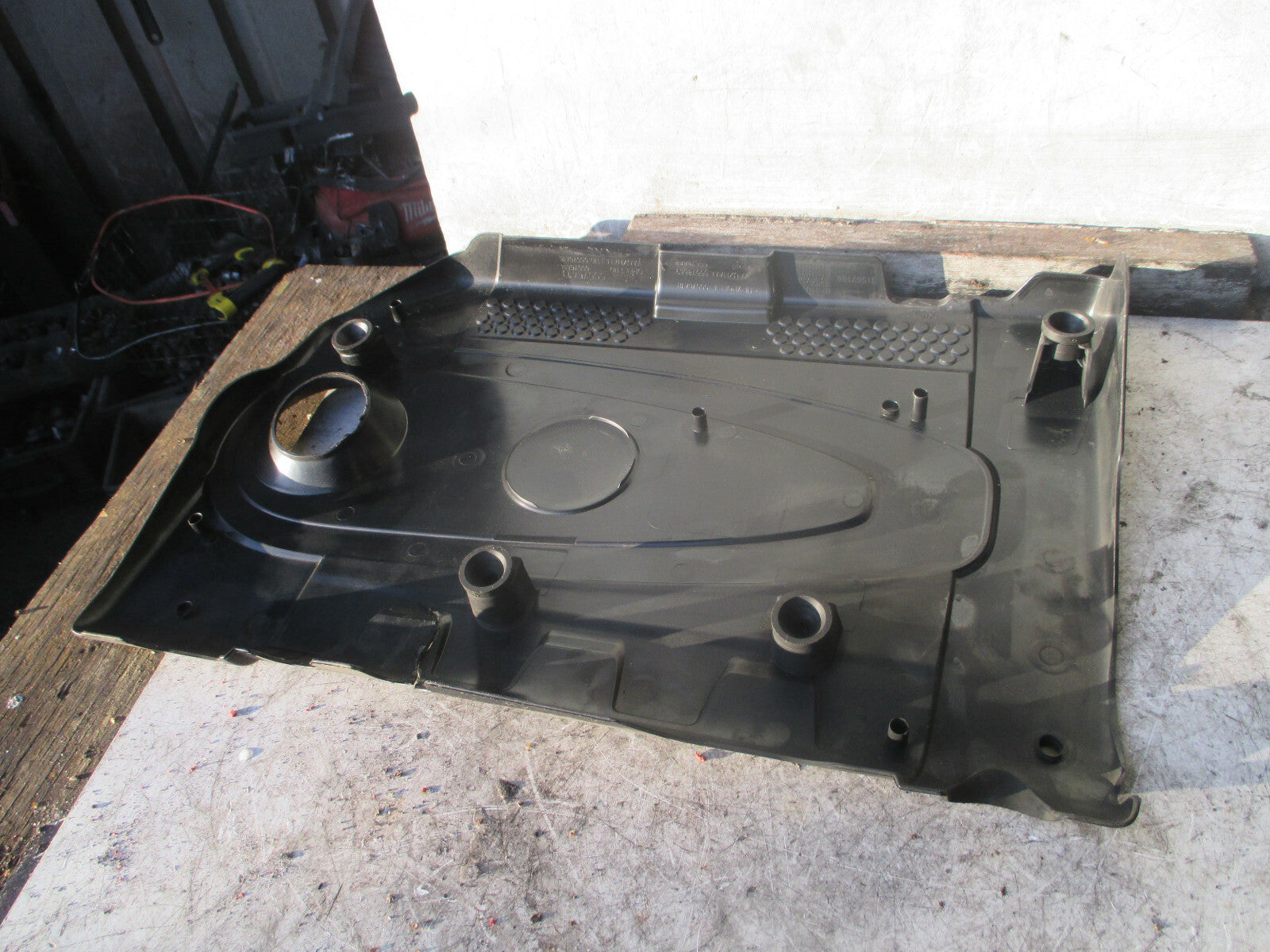 VAUXHALL ASTRA J 2011 2.0 DIESEL ENGINE COVER 31567156