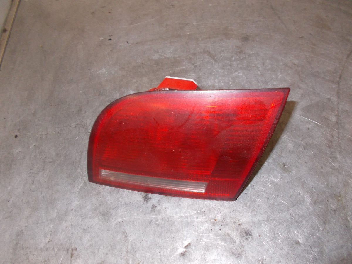 AUDI A3 2008 OSR DRIVER SIDE INNER REAR LIGHT TAIL LIGHT 8P4945094B