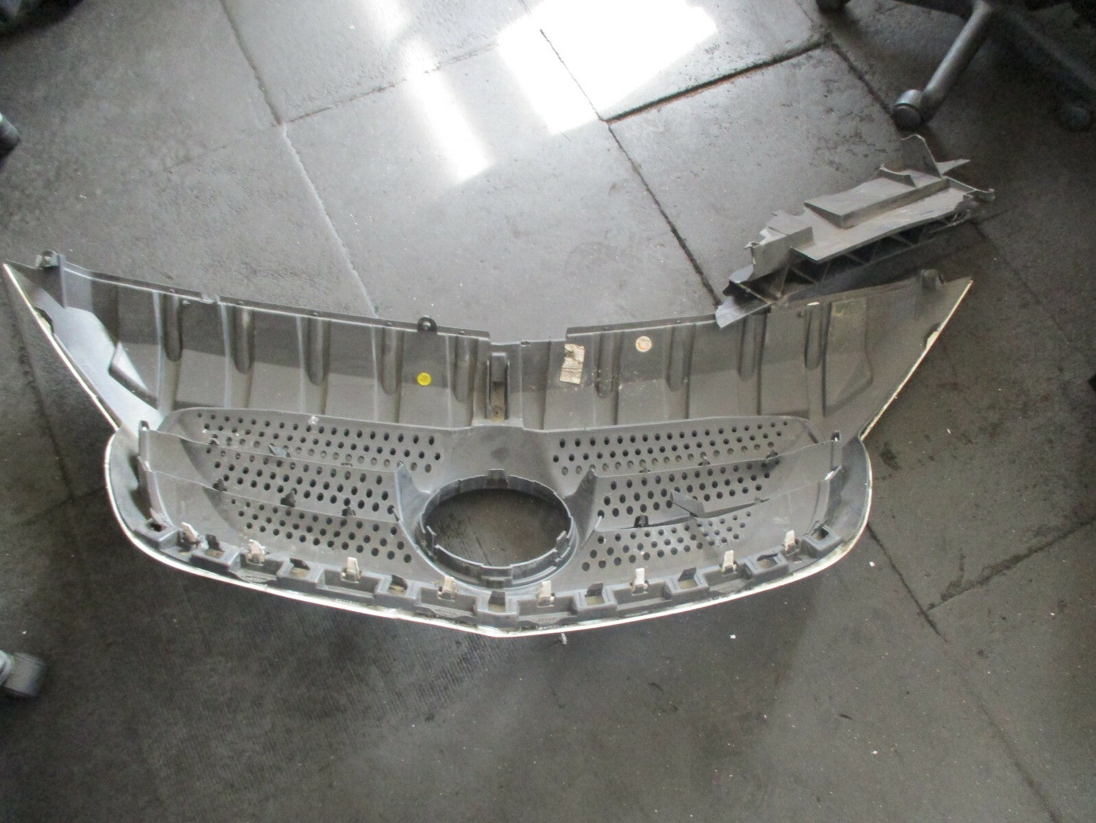 MERCEDES CITAN 2013 FRONT GRILLE WHITE GRILL