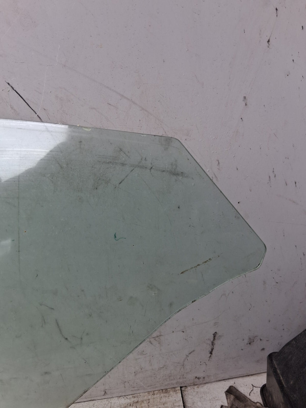 2019 MG ZS OSF DRIVER SIDE FRONT RIGHT WINDOW GLASS