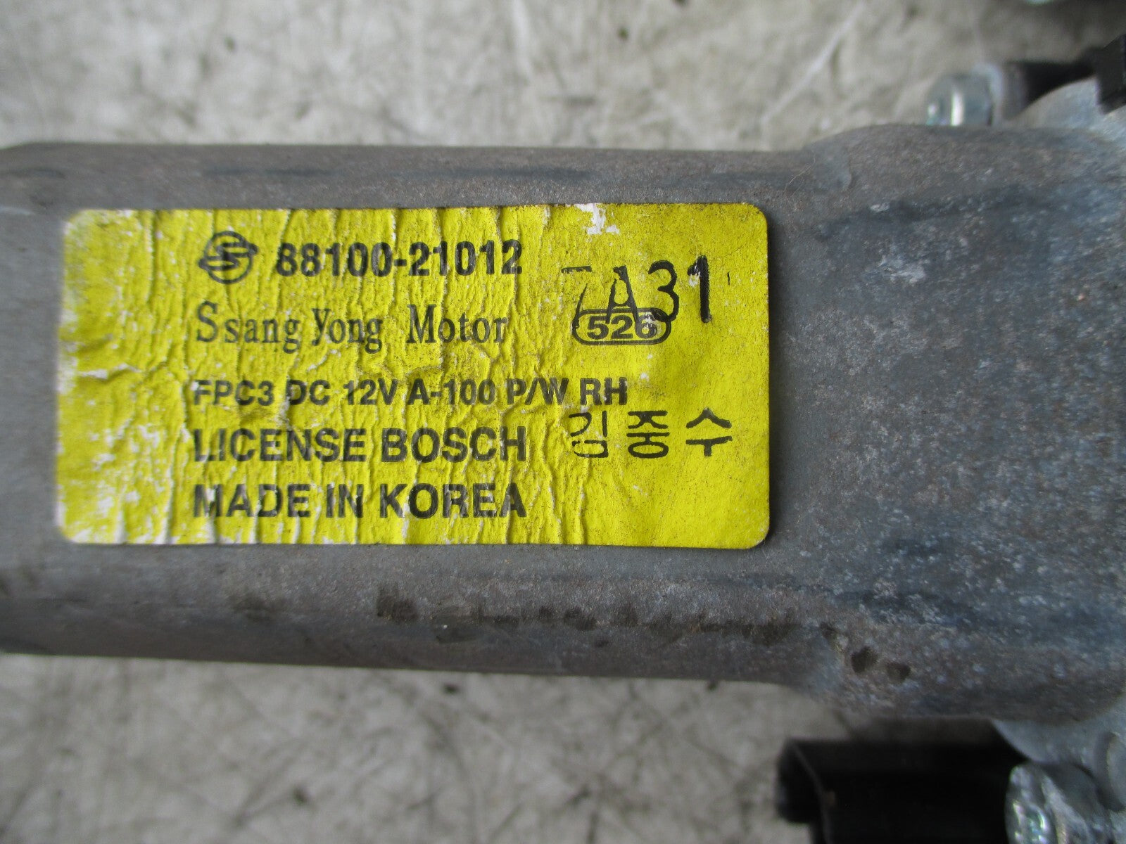 SSANGYONG KYRON 2009 2.0 DIESEL OSR DRIVER SIDE WINDOW MOTOR REGULATOR