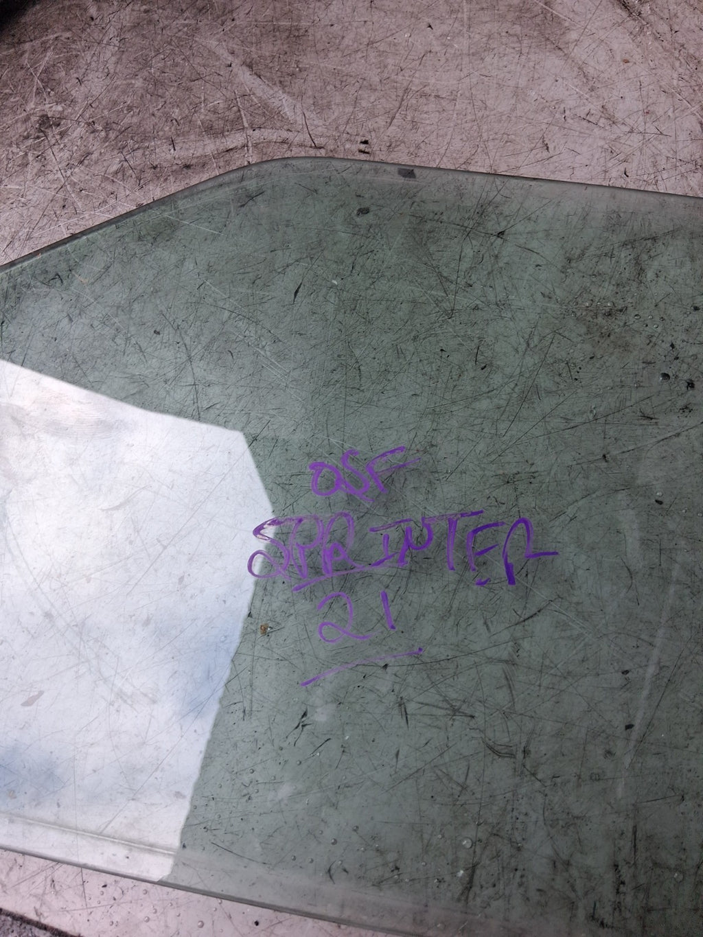 MERCEDES SPRINTER 2021 OSF DRIVER SIDE DOOR WINDOW GLASS 43R00390