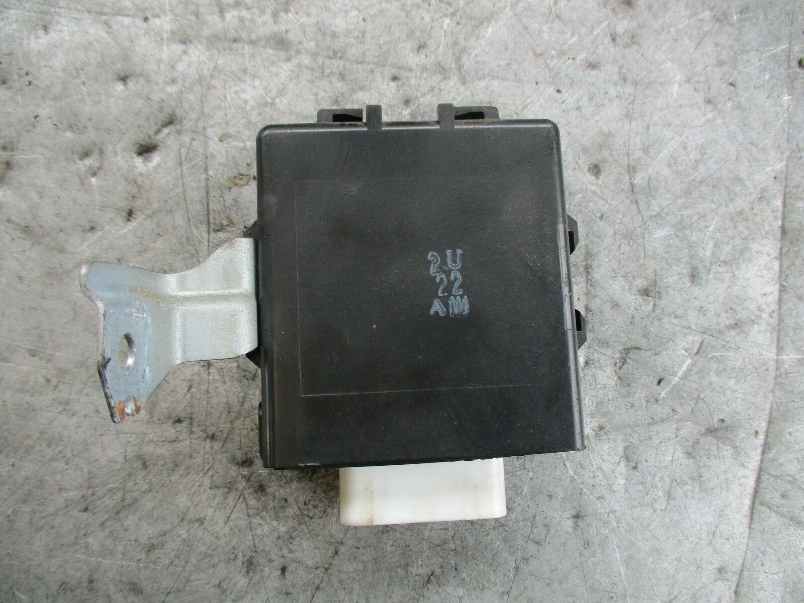 LEXUS IS MK1 99-05 CENTRAL DOOR LOCK CONTROL MODULE ECU 8597053010