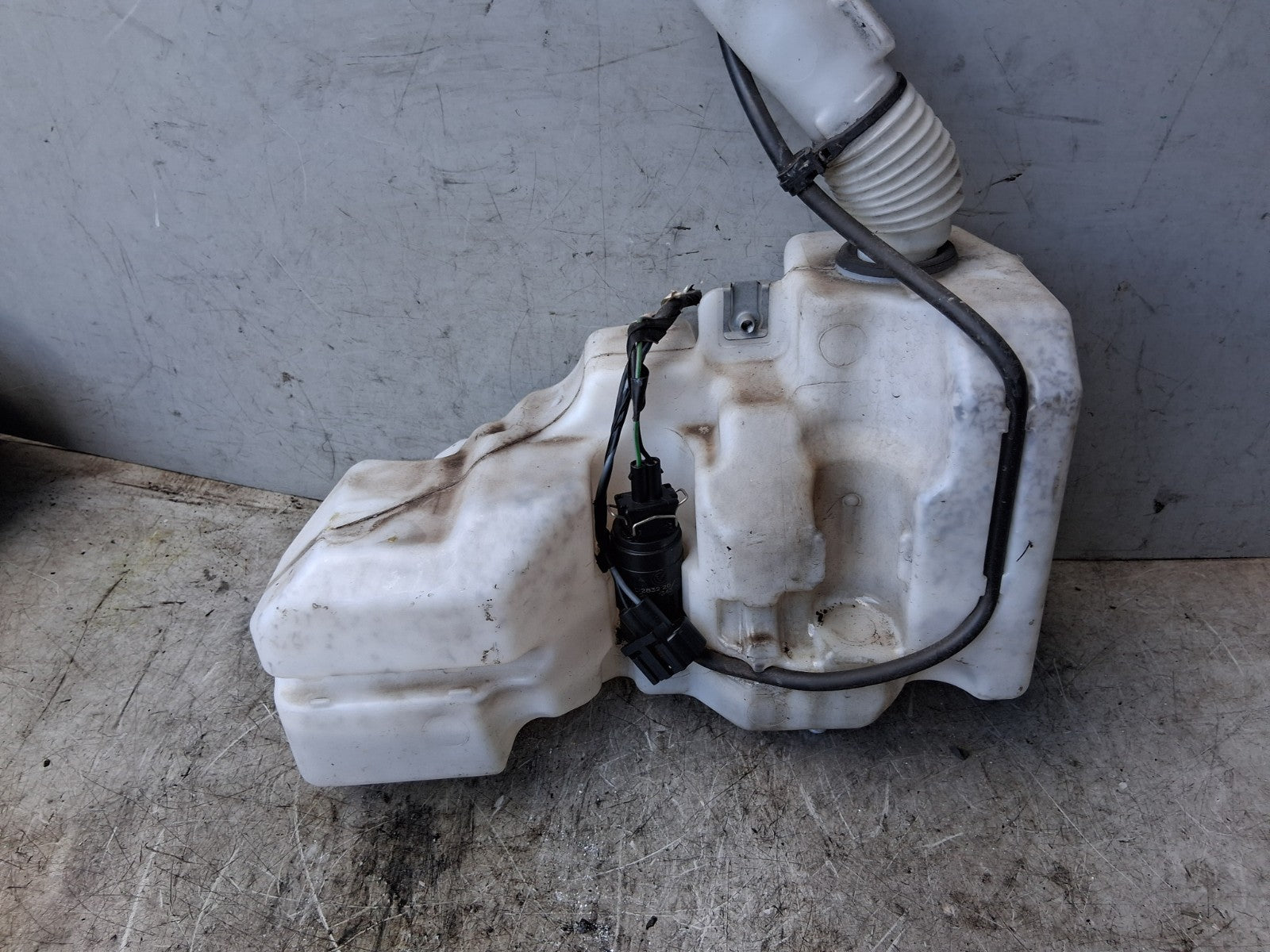 2021 PEUGEOT BOXER MK3 FRONT WINDSCREEN WASHER BOTTLE RESERVOIR